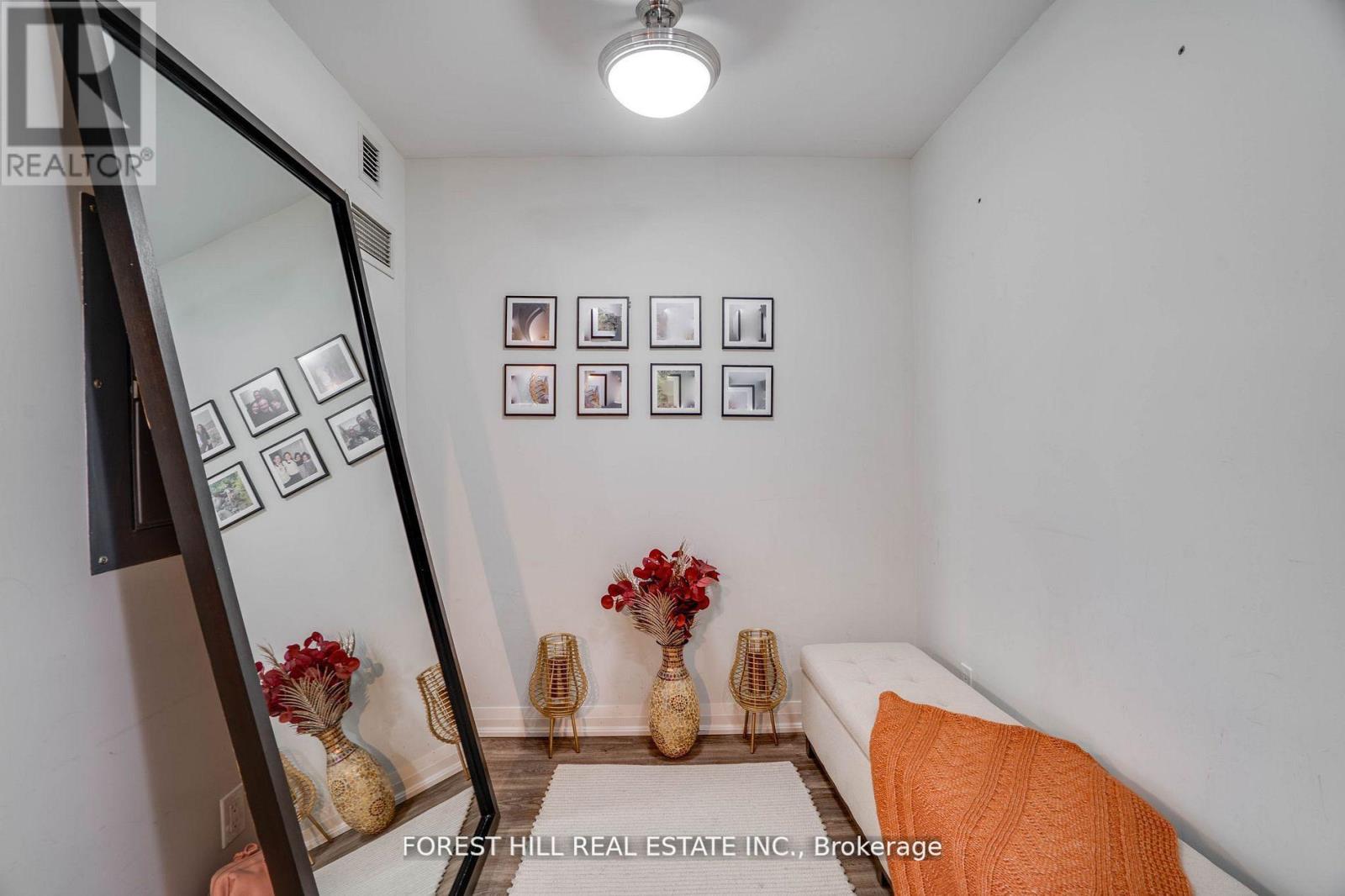 1803 - 220 Victoria Street, Toronto, Ontario  M5B 2R6 - Photo 6 - C12390815