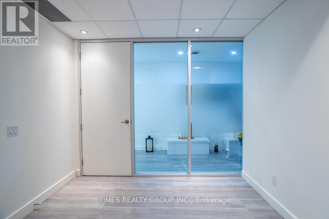 400 - 801 Eglinton Avenue W, Toronto, Ontario  M5N 1E3 - Photo 14 - C12390854
