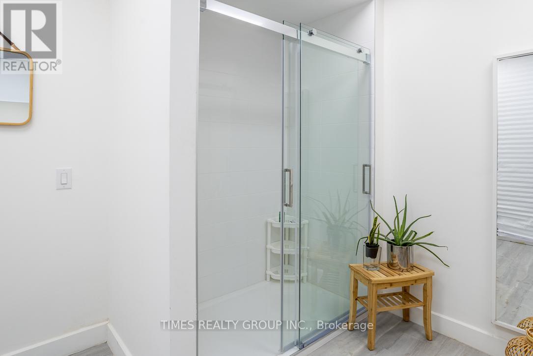 400 - 801 Eglinton Avenue W, Toronto, Ontario  M5N 1E3 - Photo 16 - C12390854