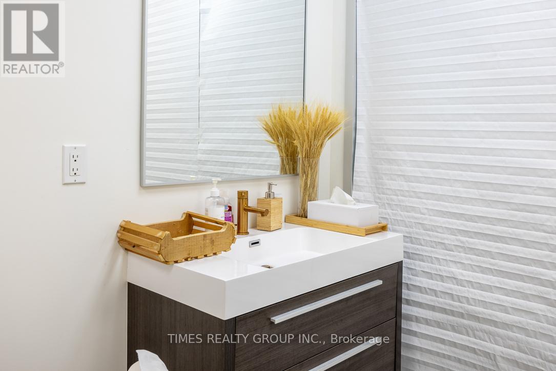 400 - 801 Eglinton Avenue W, Toronto, Ontario  M5N 1E3 - Photo 17 - C12390854