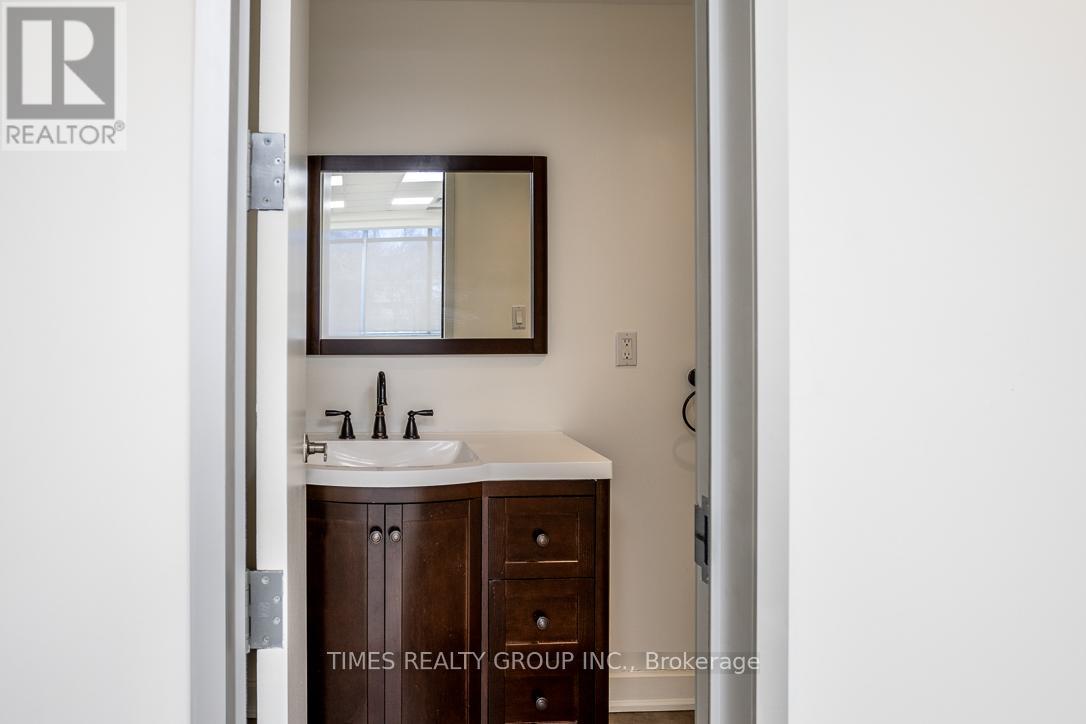 400 - 801 Eglinton Avenue W, Toronto, Ontario  M5N 1E3 - Photo 20 - C12390854