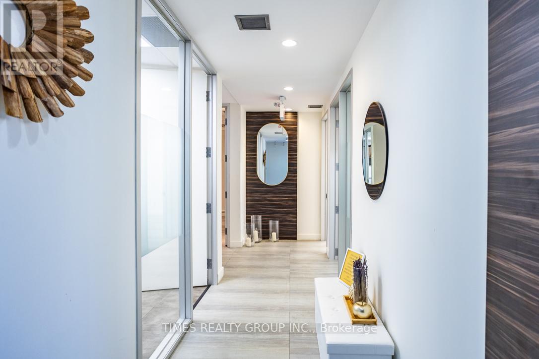 400 - 801 Eglinton Avenue W, Toronto, Ontario  M5N 1E3 - Photo 7 - C12390854