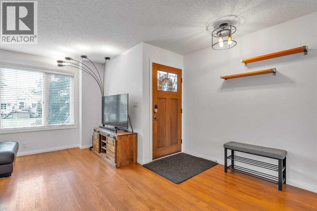 Property at 1629 29 Avenue SW image 2