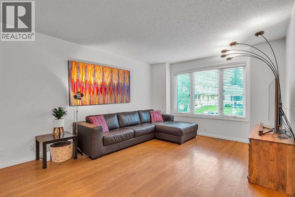Property at 1629 29 Avenue SW image 4