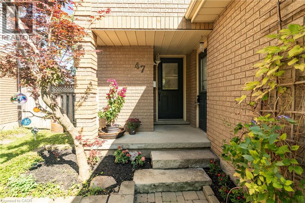 Property at 47 DAWN Crescent image 4
