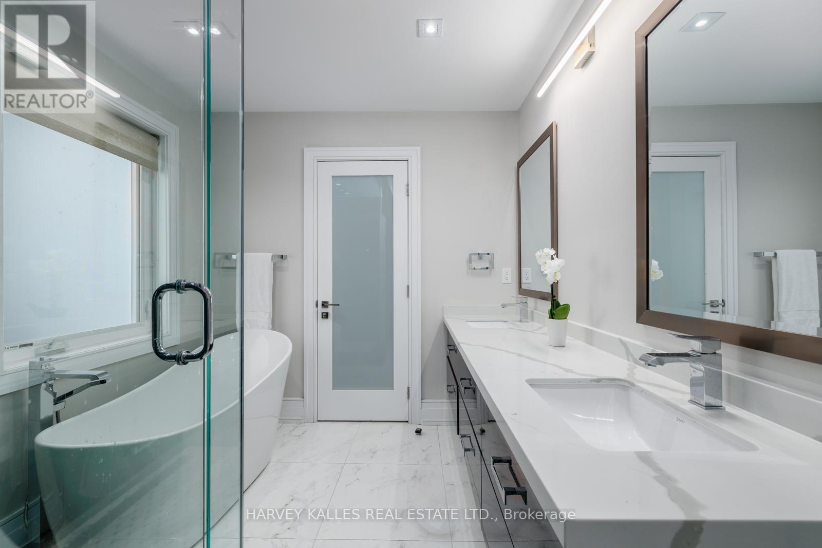 510 Donlands Avenue, Toronto, Ontario  M4J 3S7 - Photo 23 - E12390691