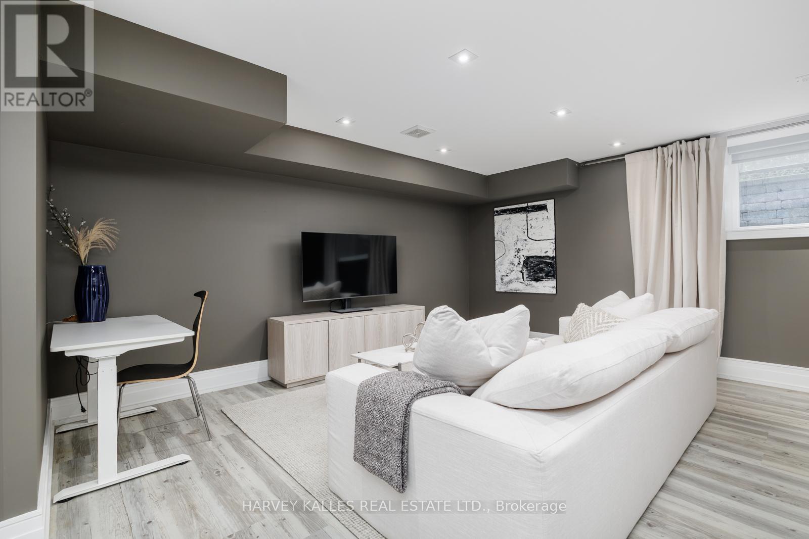 510 Donlands Avenue, Toronto, Ontario  M4J 3S7 - Photo 35 - E12390691