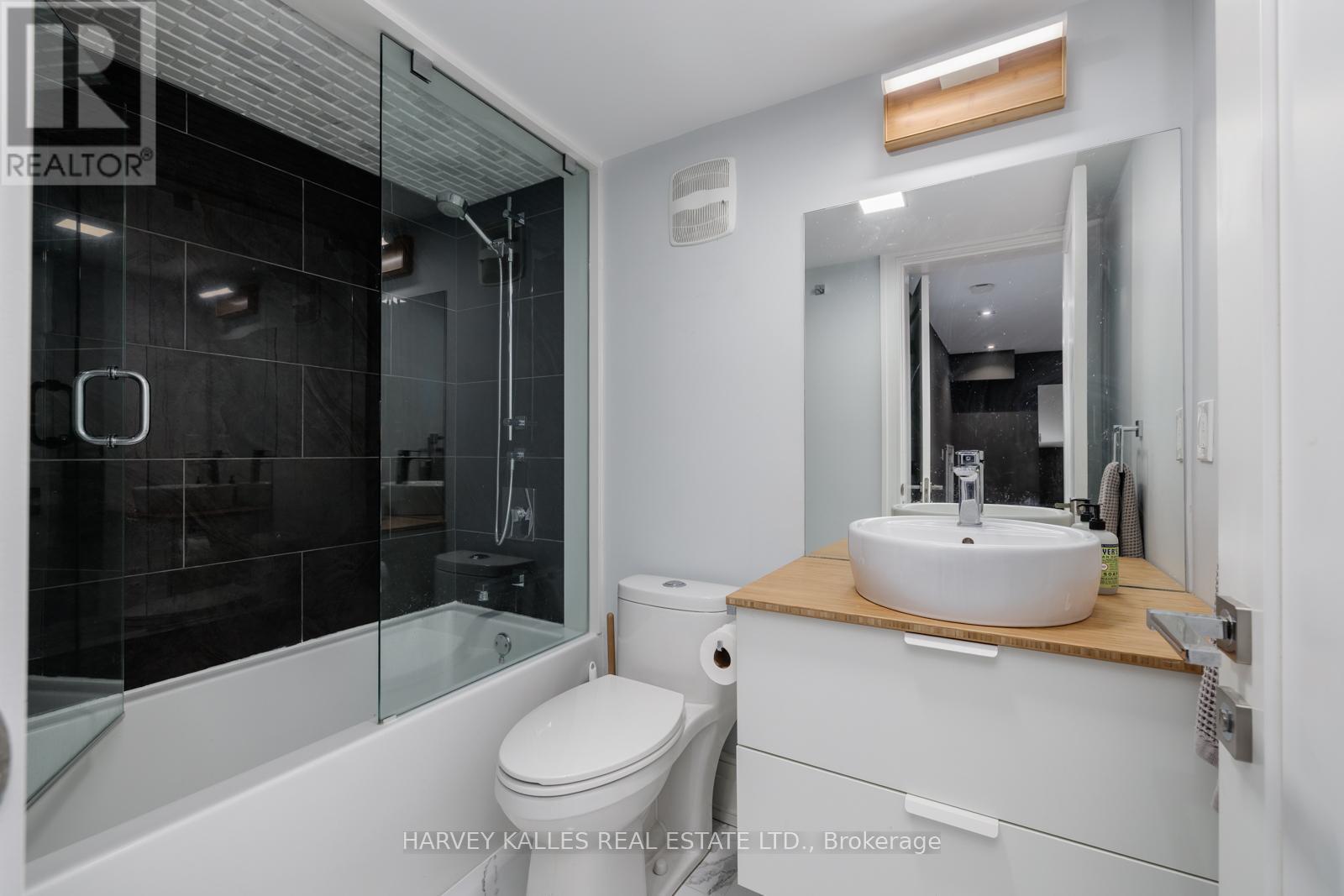 510 Donlands Avenue, Toronto, Ontario  M4J 3S7 - Photo 38 - E12390691