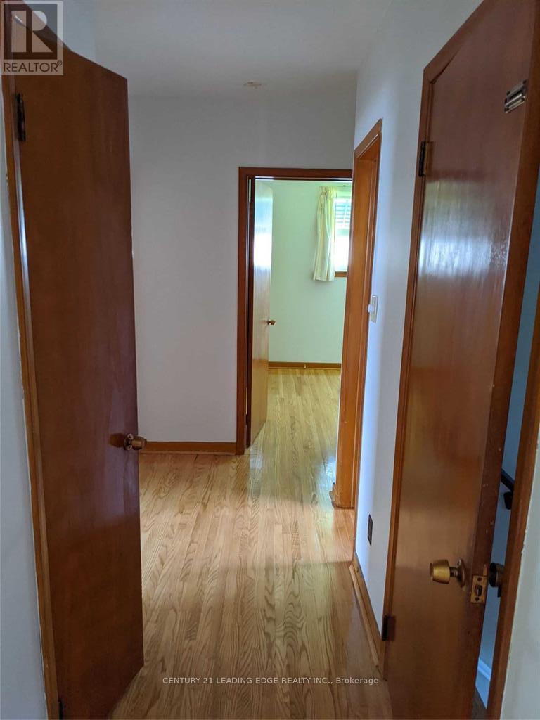 Upper - 147 Pandora Circle, Toronto, Ontario  M1H 1V8 - Photo 5 - E12390695