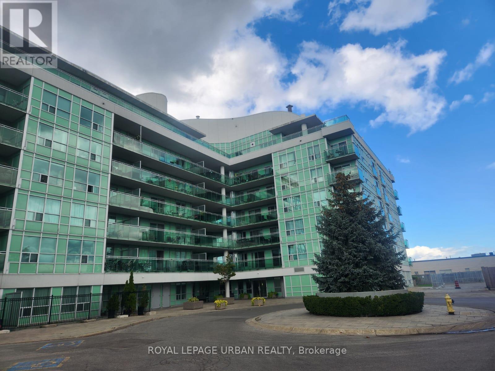 211 - 60 FAIRFAX CRESCENT, Toronto, Ontario