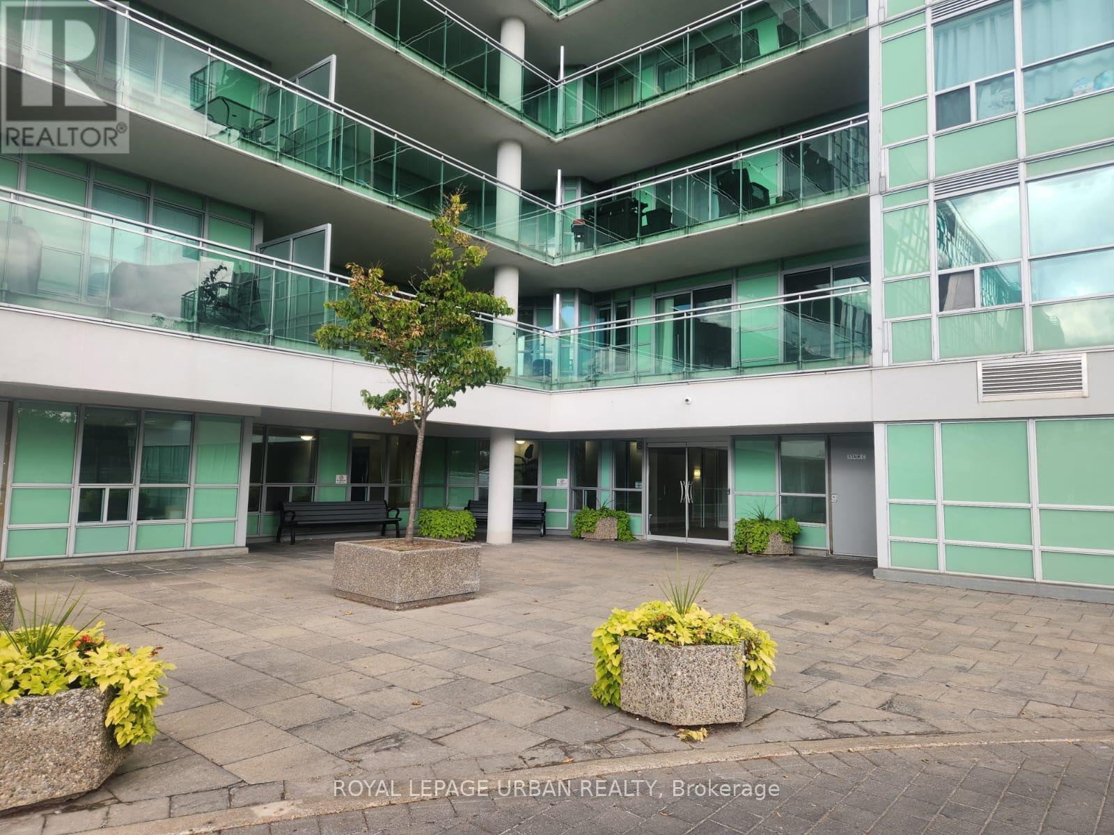 211 - 60 Fairfax Crescent, Toronto, Ontario  M1L 0E1 - Photo 2 - E12390744