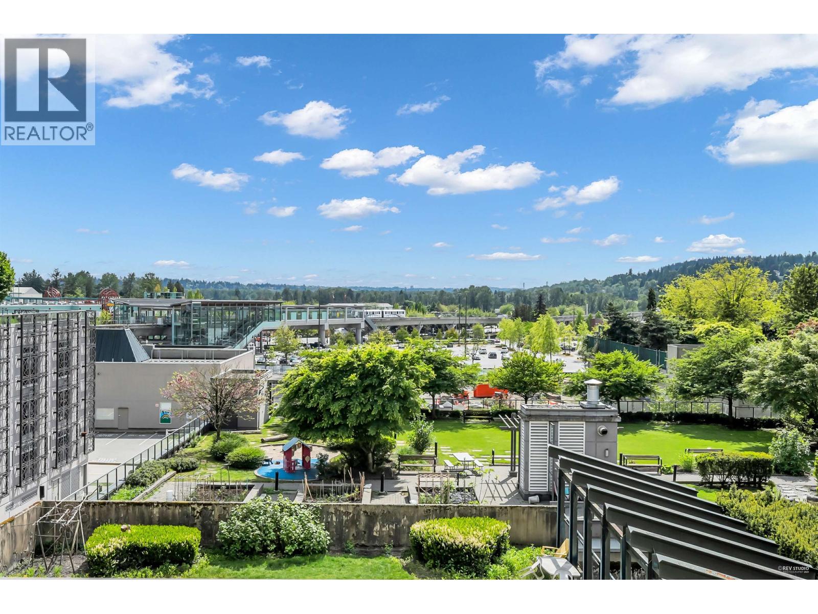 405 2992 GLEN DRIVE, Coquitlam, British Columbia