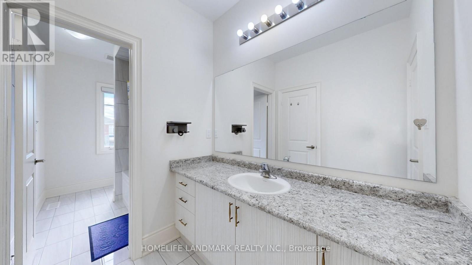 208 Wesmina Avenue, Whitchurch-Stouffville, Ontario  L4A 0R8 - Photo 28 - N12390722