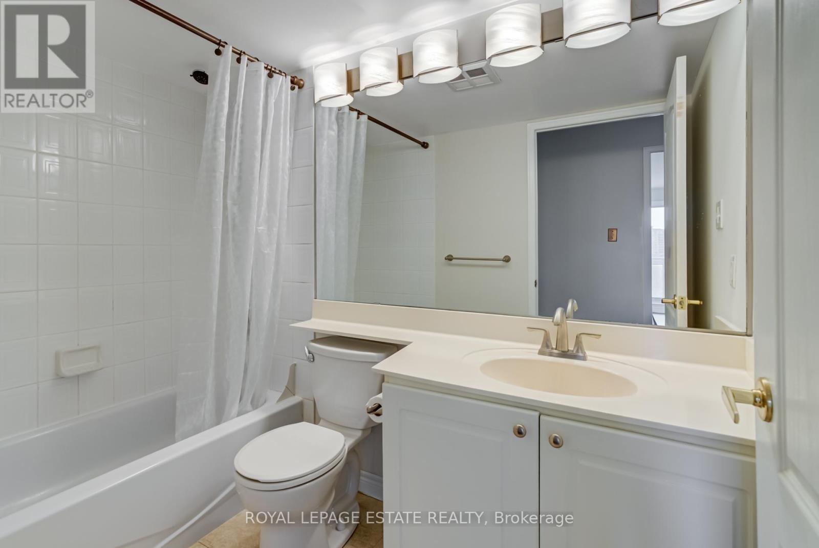 806 - 399 South Park Road, Markham (Commerce Valley), Ontario  L3T 7W6 - Photo 14 - N12390846