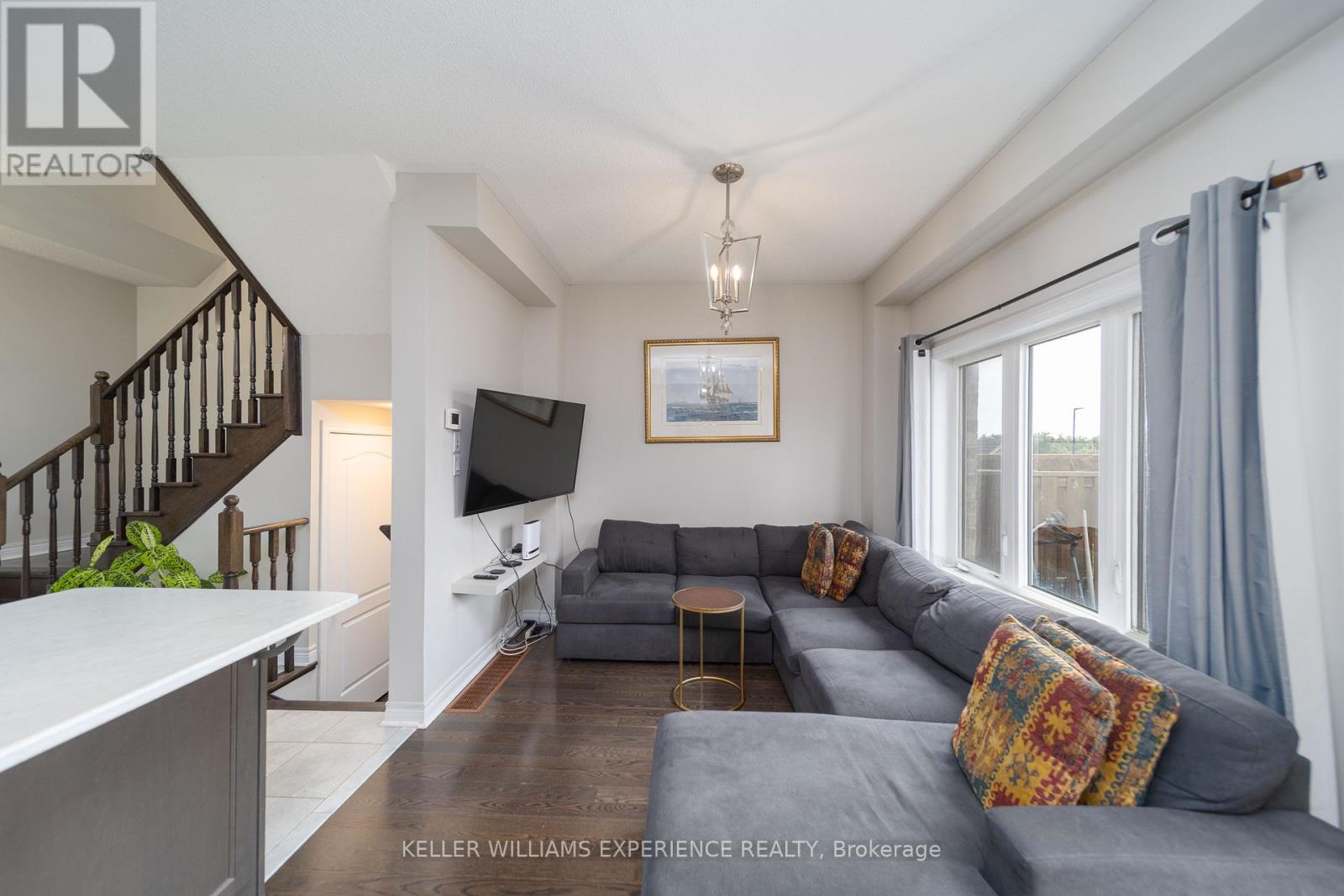 48 Snelgrove Crescent, Barrie, Ontario L4N 6R6 - Photo 10 - S12390735