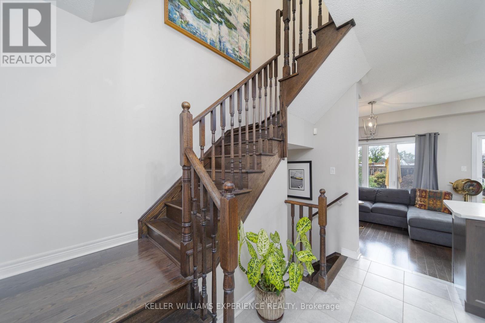 48 Snelgrove Crescent, Barrie, Ontario L4N 6R6 - Photo 5 - S12390735