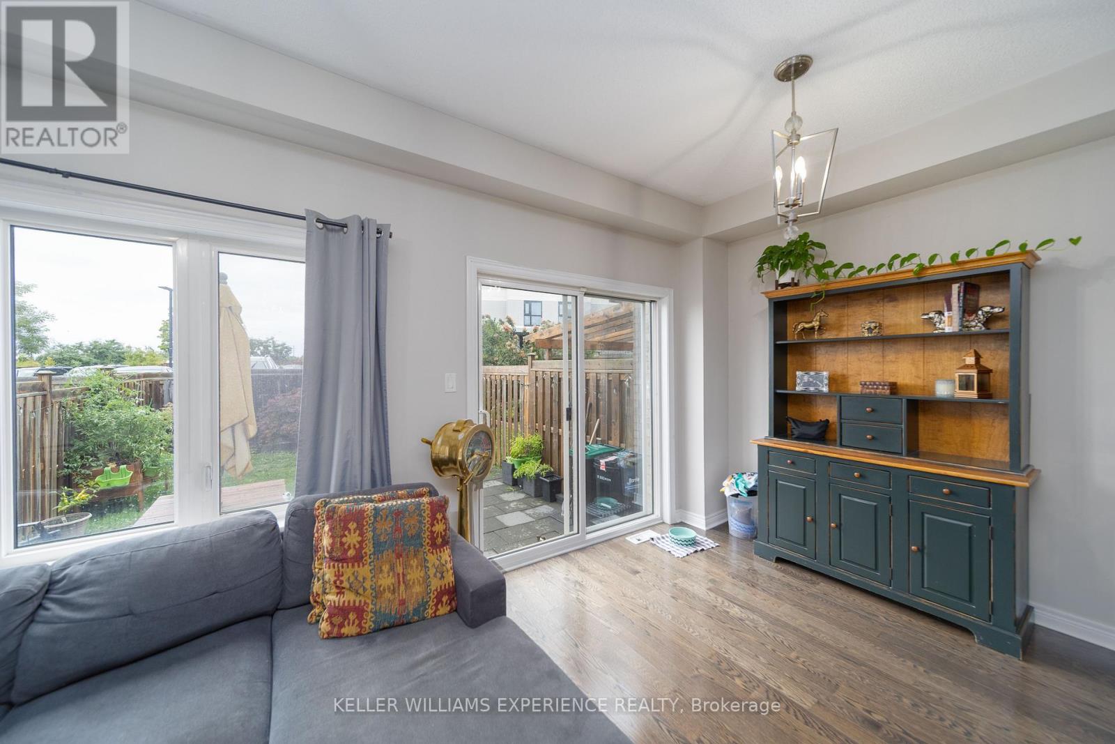 48 Snelgrove Crescent, Barrie, Ontario L4N 6R6 - Photo 9 - S12390735