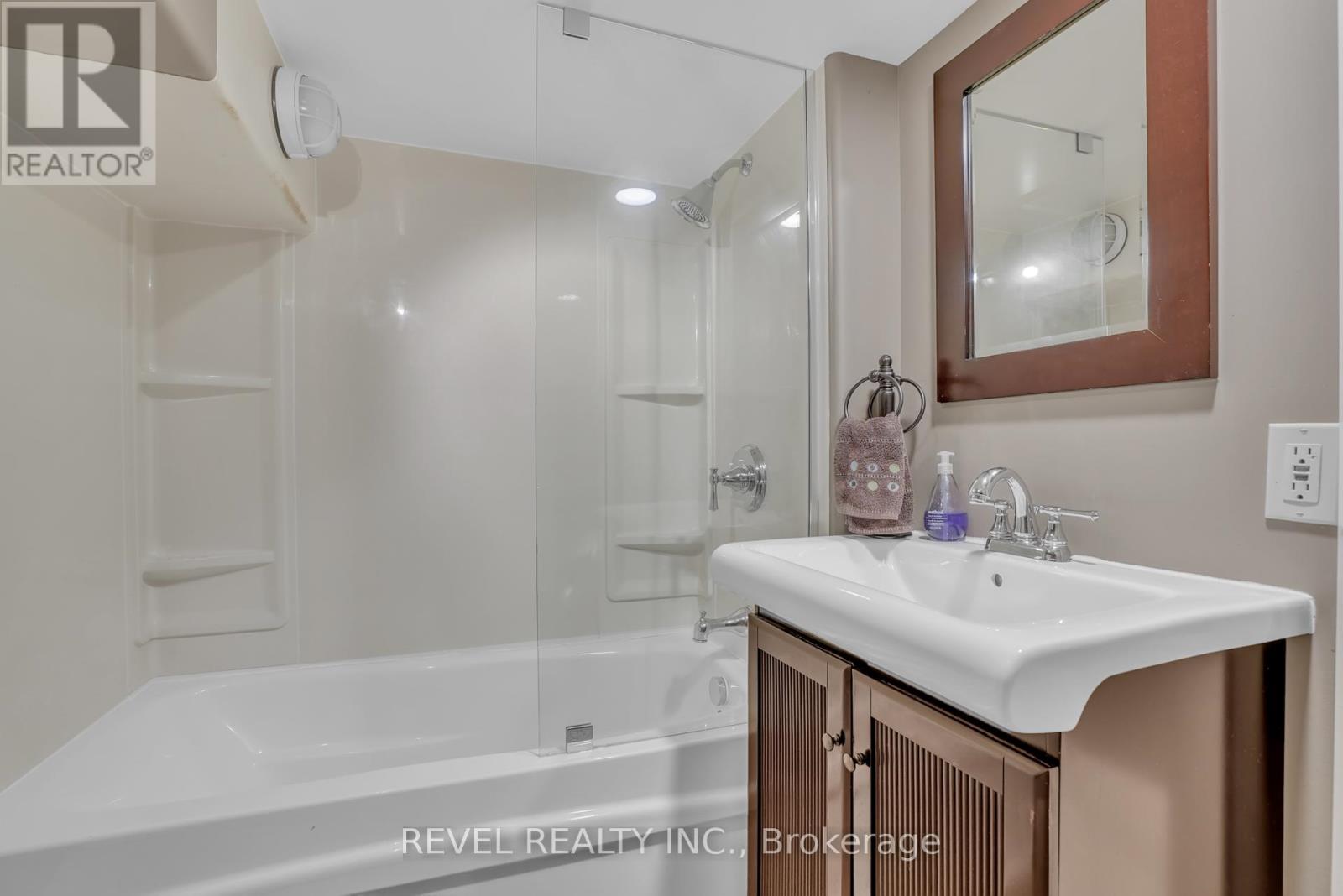 42 Dalton Street, Barrie, Ontario  L4N 1M3 - Photo 35 - S12390867