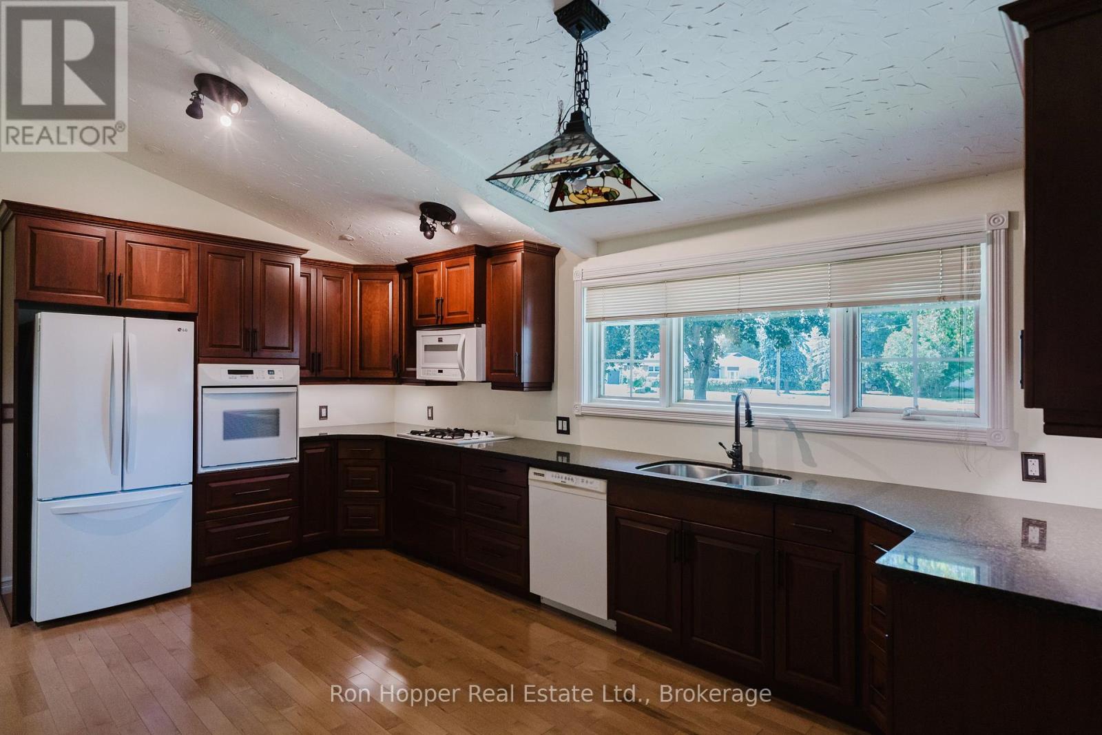 345 6th Avenue E, Owen Sound, Ontario  N4K 2T7 - Photo 2 - X12246466