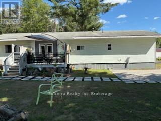 Unit #402 - 1713 Highway 11 S, Gravenhurst, Ontario  P0E 1G0 - Photo 3 - X12361417