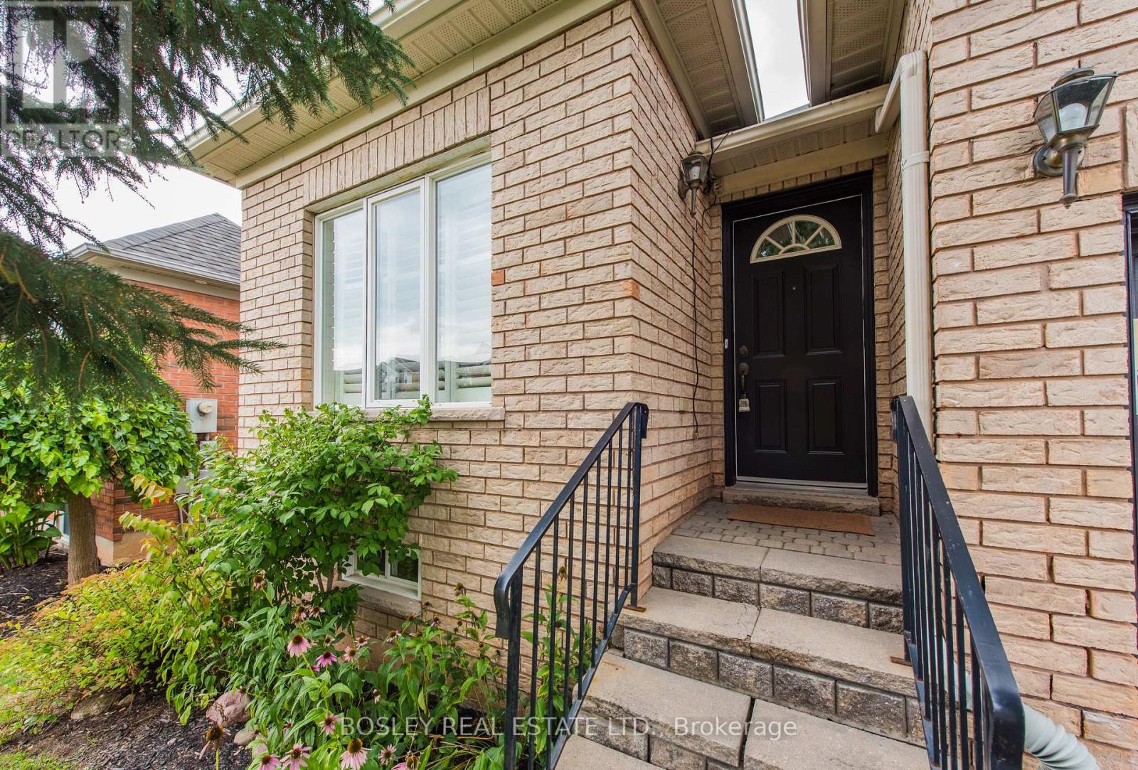 41 Atwood Avenue, Halton Hills, Ontario  L7G 5Z9 - Photo 1 - W12390719
