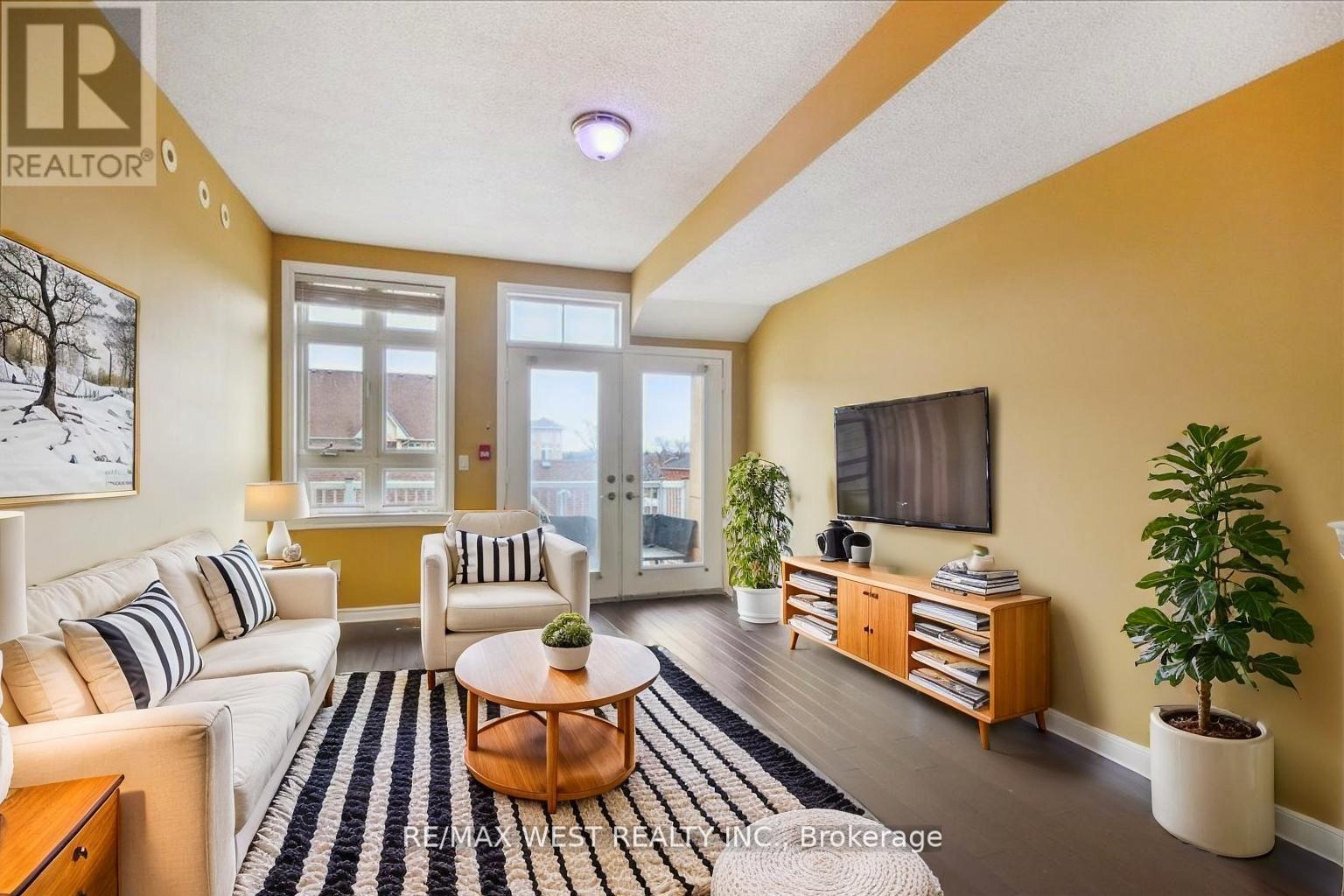 9 - 9 Pine Street, Toronto, Ontario  M9N 0A6 - Photo 10 - W12390734