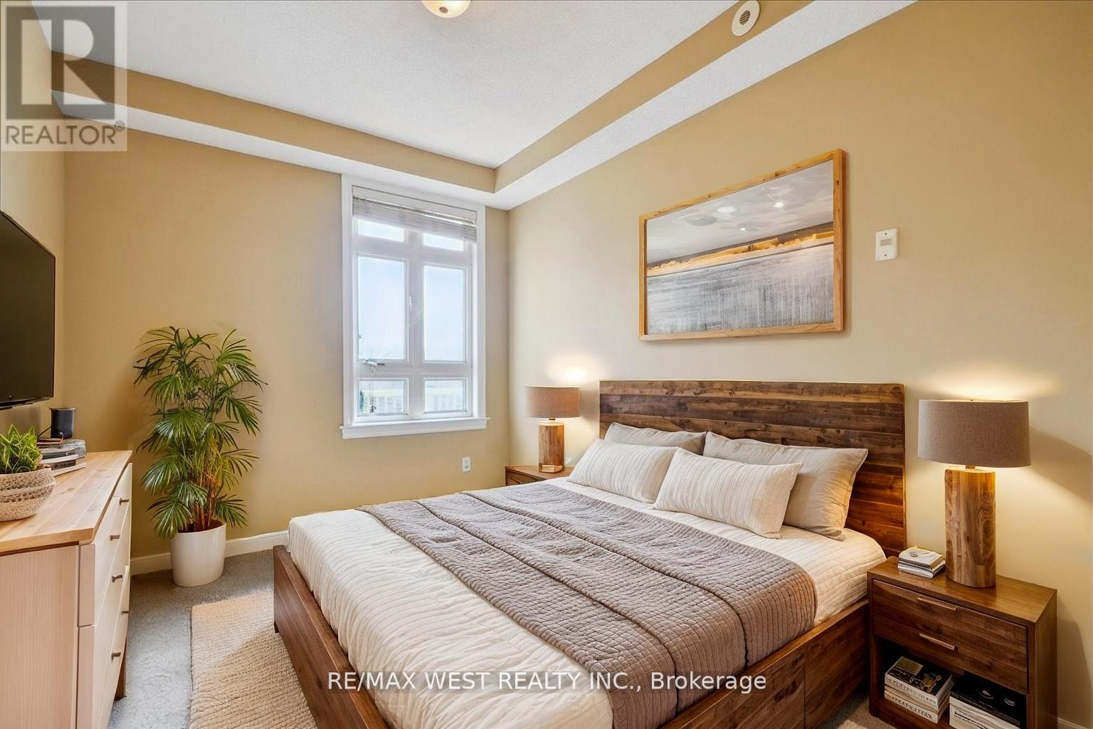 9 - 9 Pine Street, Toronto, Ontario  M9N 0A6 - Photo 6 - W12390734