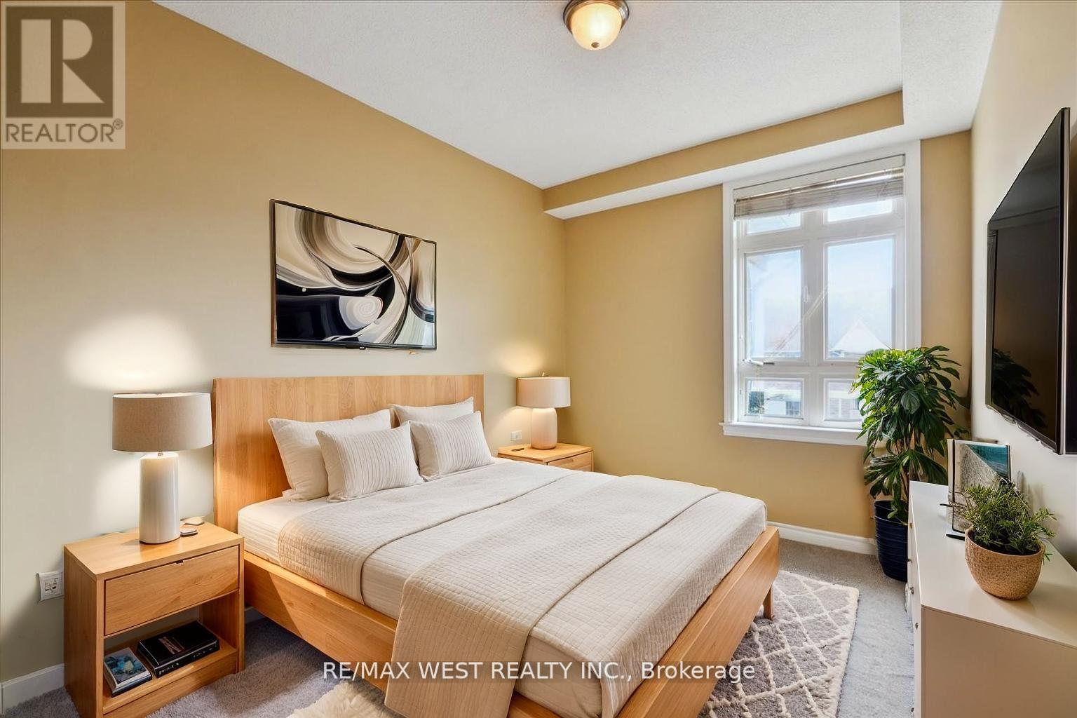 9 - 9 Pine Street, Toronto, Ontario  M9N 0A6 - Photo 7 - W12390734
