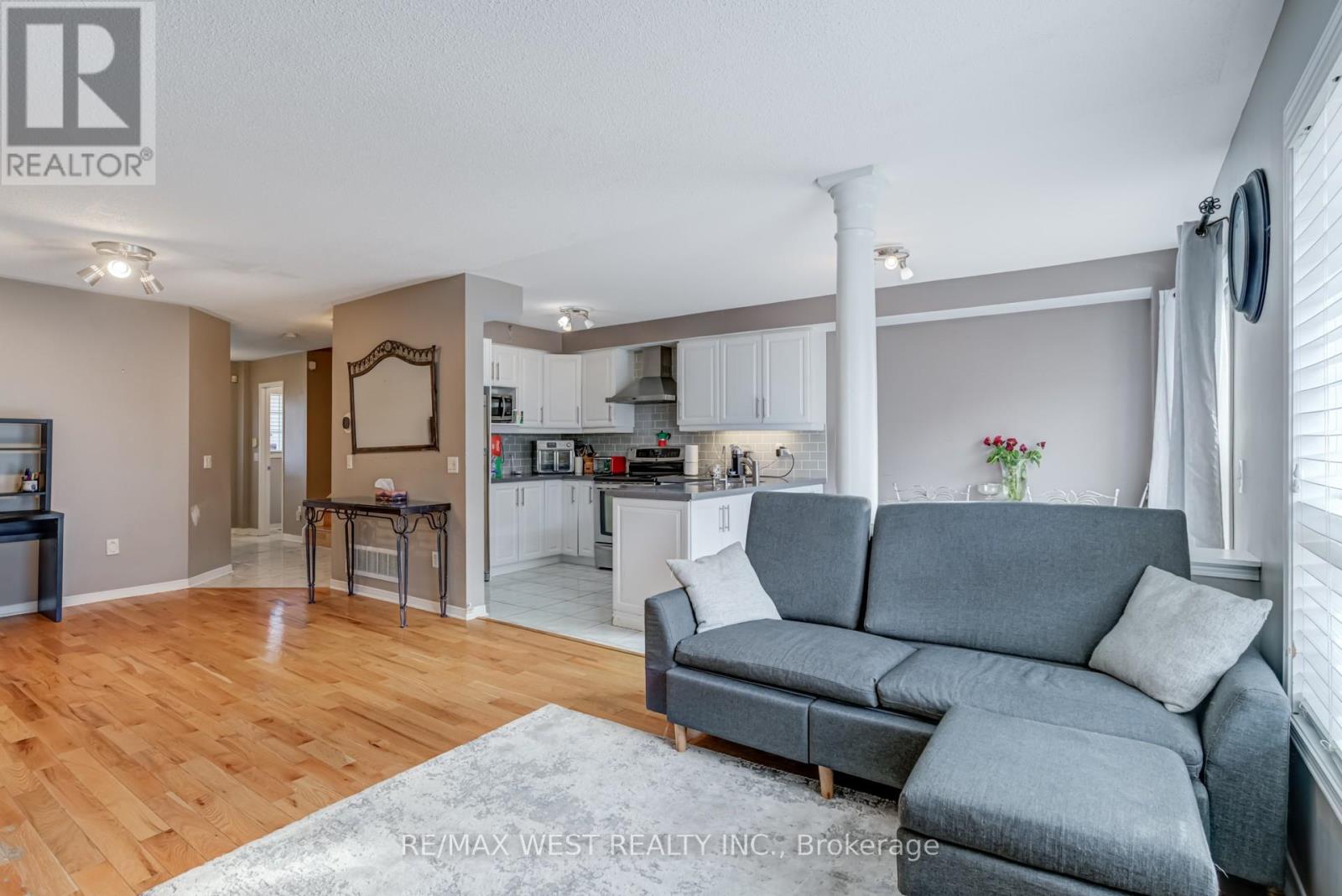 6 Mccreary Trail, Caledon, Ontario  L7E 2C8 - Photo 12 - W12390804