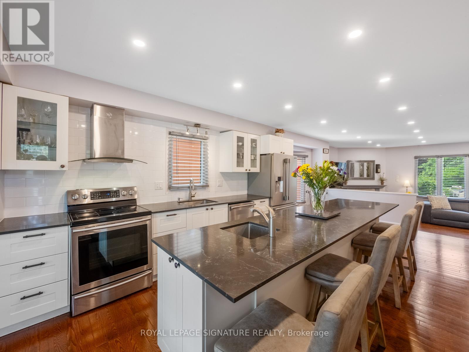 1558 Litchfield Road, Oakville, Ontario  L6H 5P3 - Photo 13 - W12390816