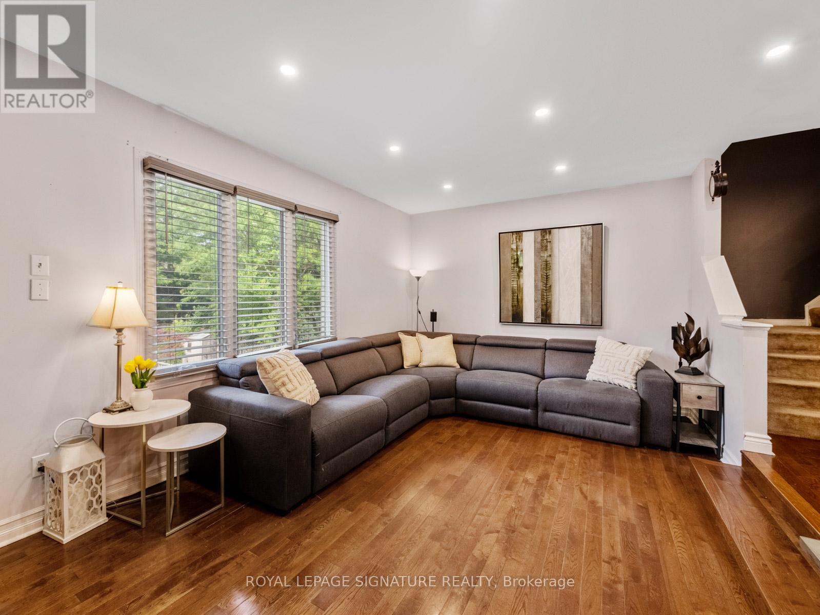 1558 Litchfield Road, Oakville, Ontario  L6H 5P3 - Photo 18 - W12390816