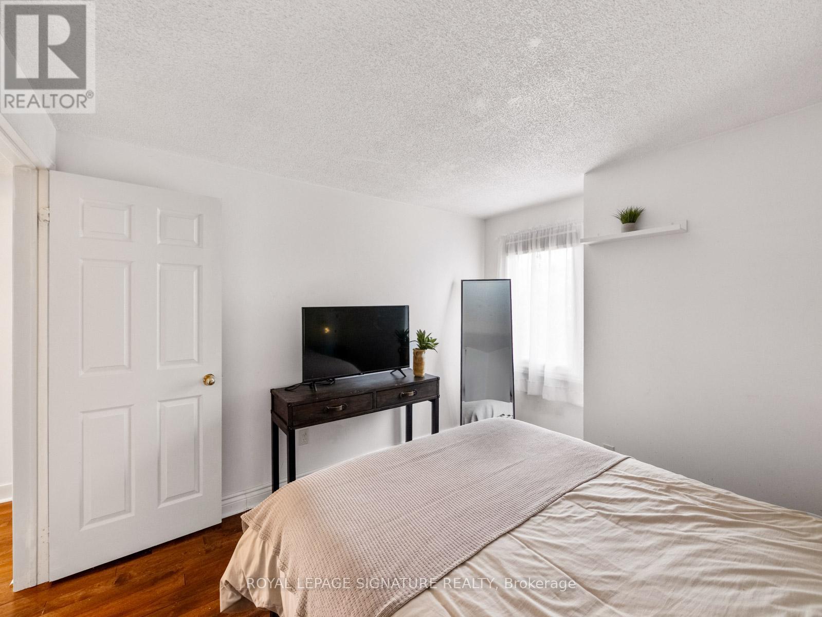1558 Litchfield Road, Oakville, Ontario  L6H 5P3 - Photo 25 - W12390816