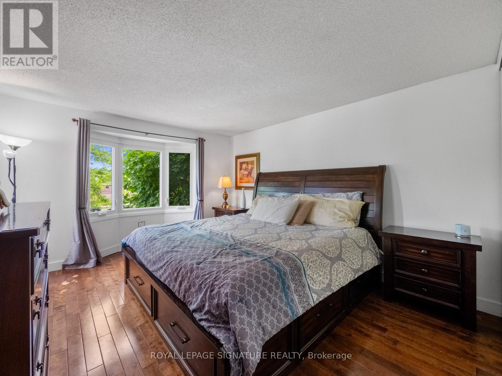 1558 Litchfield Road, Oakville, Ontario  L6H 5P3 - Photo 31 - W12390816