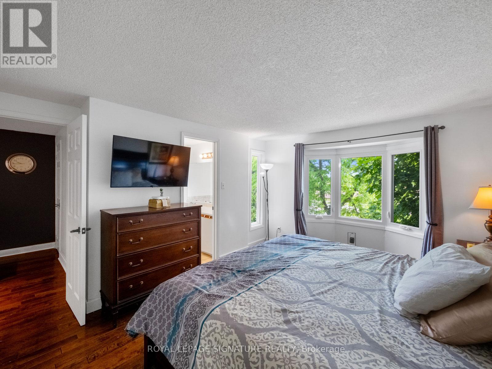 1558 Litchfield Road, Oakville, Ontario  L6H 5P3 - Photo 32 - W12390816