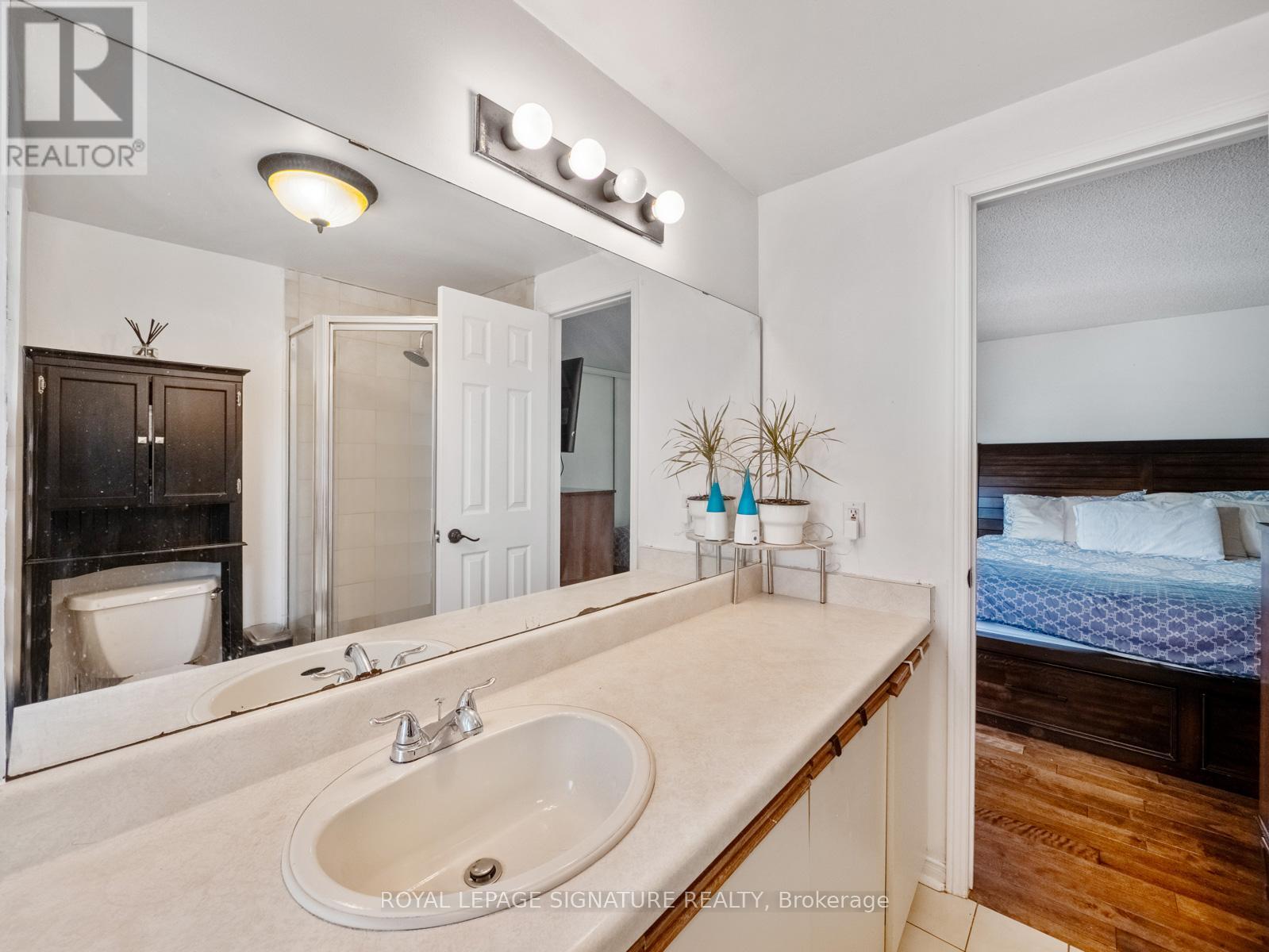 1558 Litchfield Road, Oakville, Ontario  L6H 5P3 - Photo 35 - W12390816