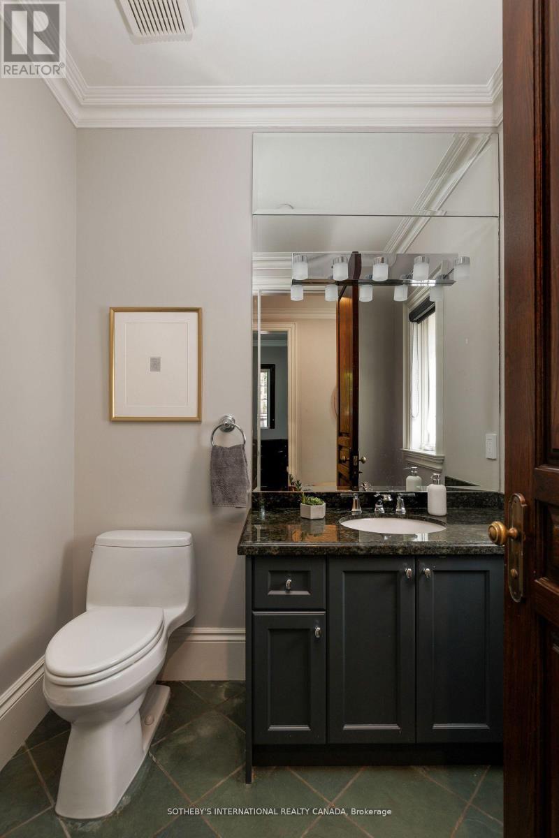 67 Kingsway Crescent, Toronto, Ontario  M8X 2R5 - Photo 16 - W12390855