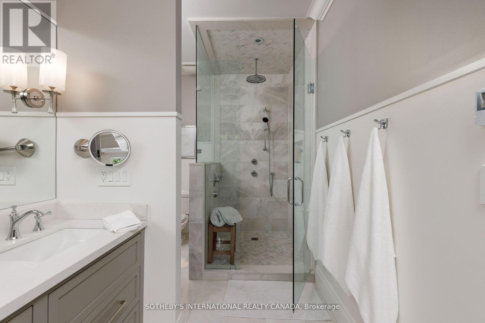 67 Kingsway Crescent, Toronto, Ontario  M8X 2R5 - Photo 19 - W12390855
