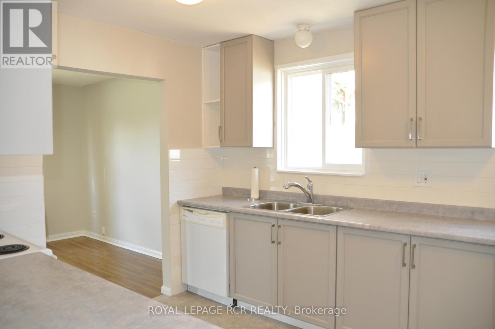 278 Whitehead Crescent, Caledon, Ontario  L7E 3Y2 - Photo 4 - W12390864