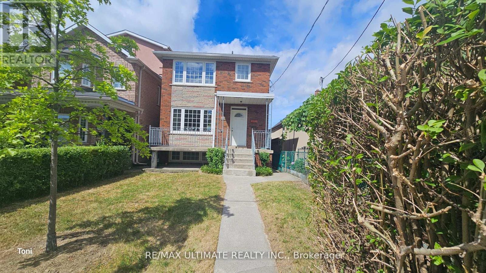 300 EARLSCOURT AVENUE, Toronto, Ontario