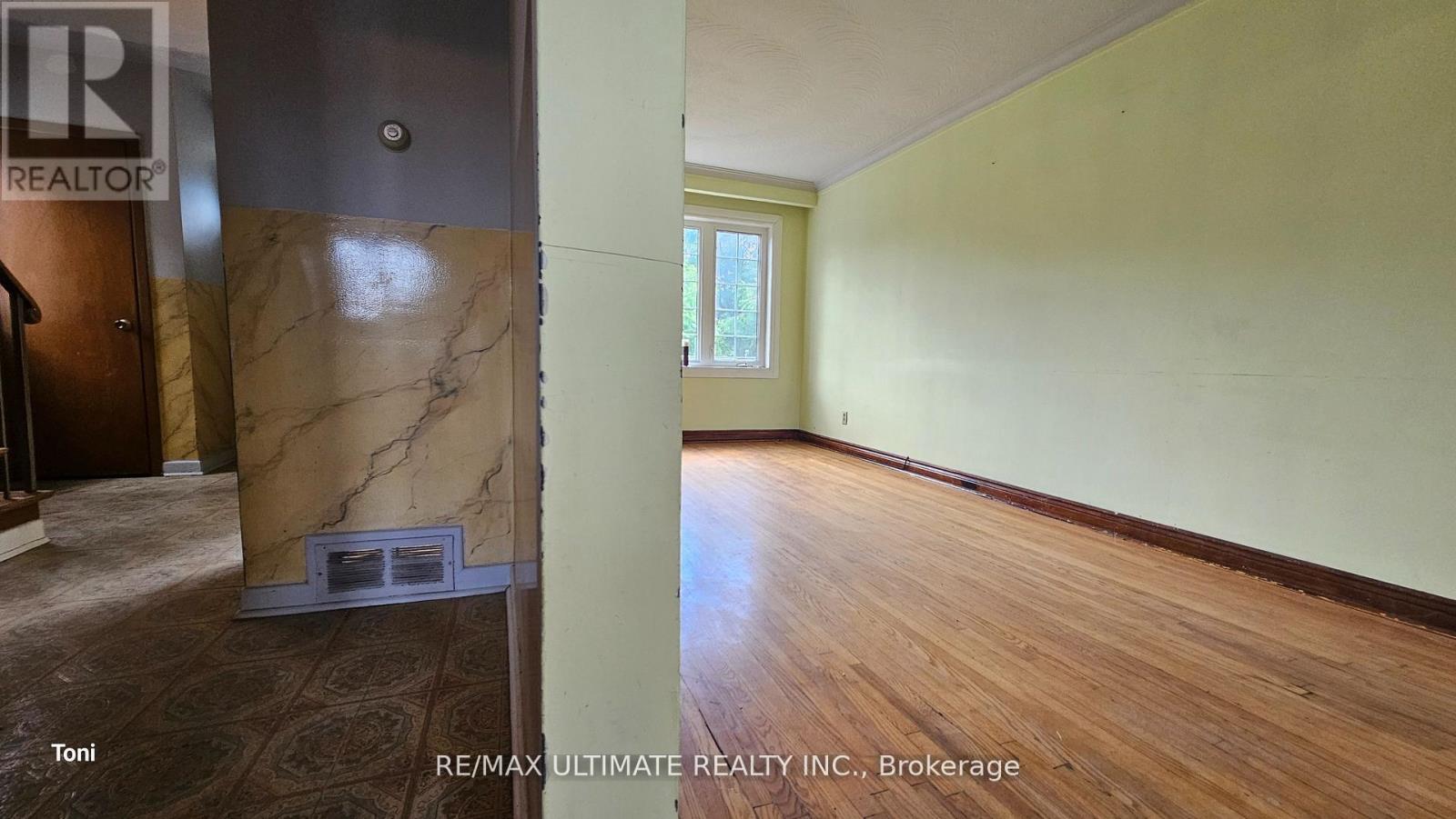 300 Earlscourt Avenue, Toronto, Ontario  M6E 4B8 - Photo 10 - W12390886