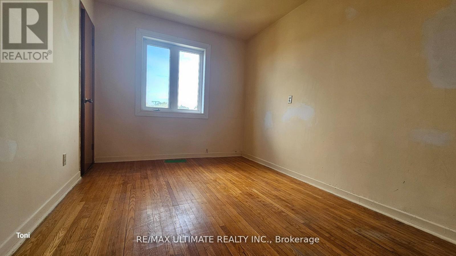 300 Earlscourt Avenue, Toronto, Ontario  M6E 4B8 - Photo 11 - W12390886