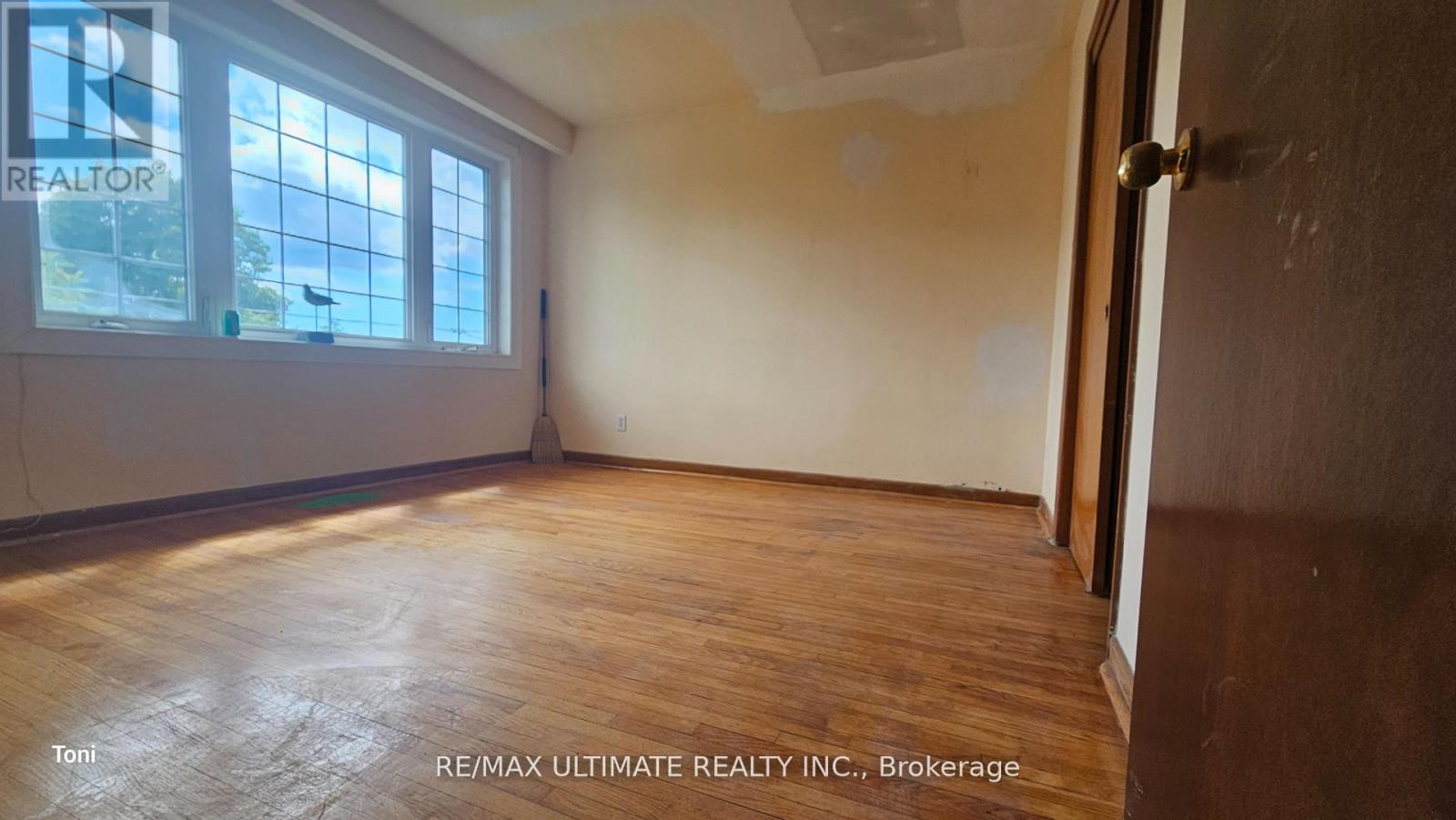 300 Earlscourt Avenue, Toronto, Ontario  M6E 4B8 - Photo 14 - W12390886