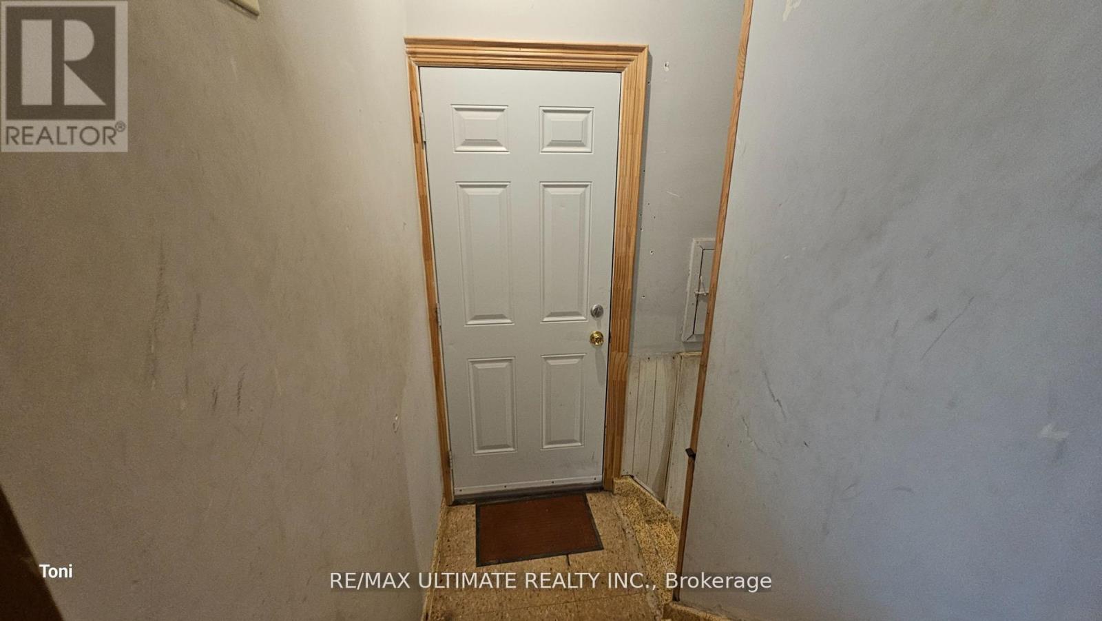 300 Earlscourt Avenue, Toronto, Ontario  M6E 4B8 - Photo 17 - W12390886