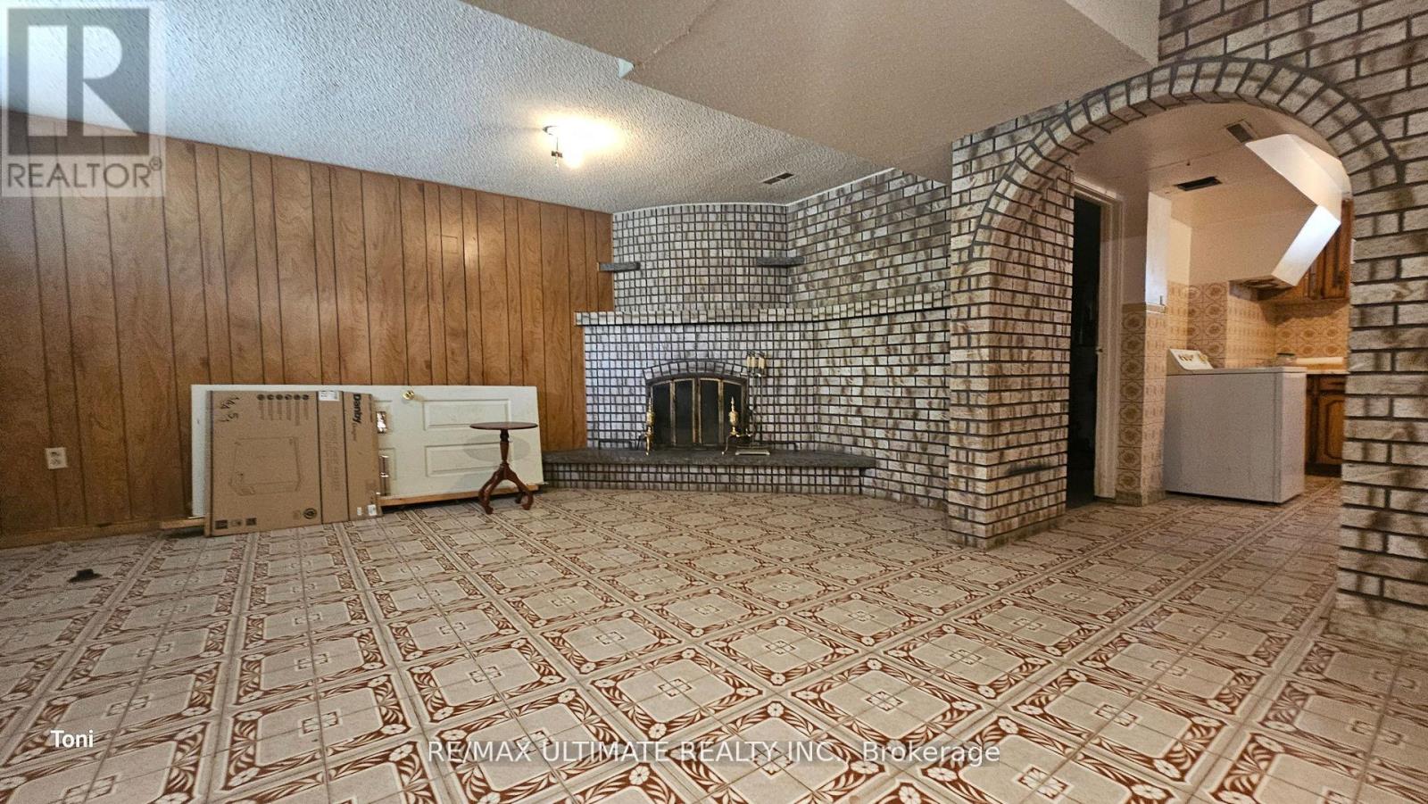 300 Earlscourt Avenue, Toronto, Ontario  M6E 4B8 - Photo 18 - W12390886