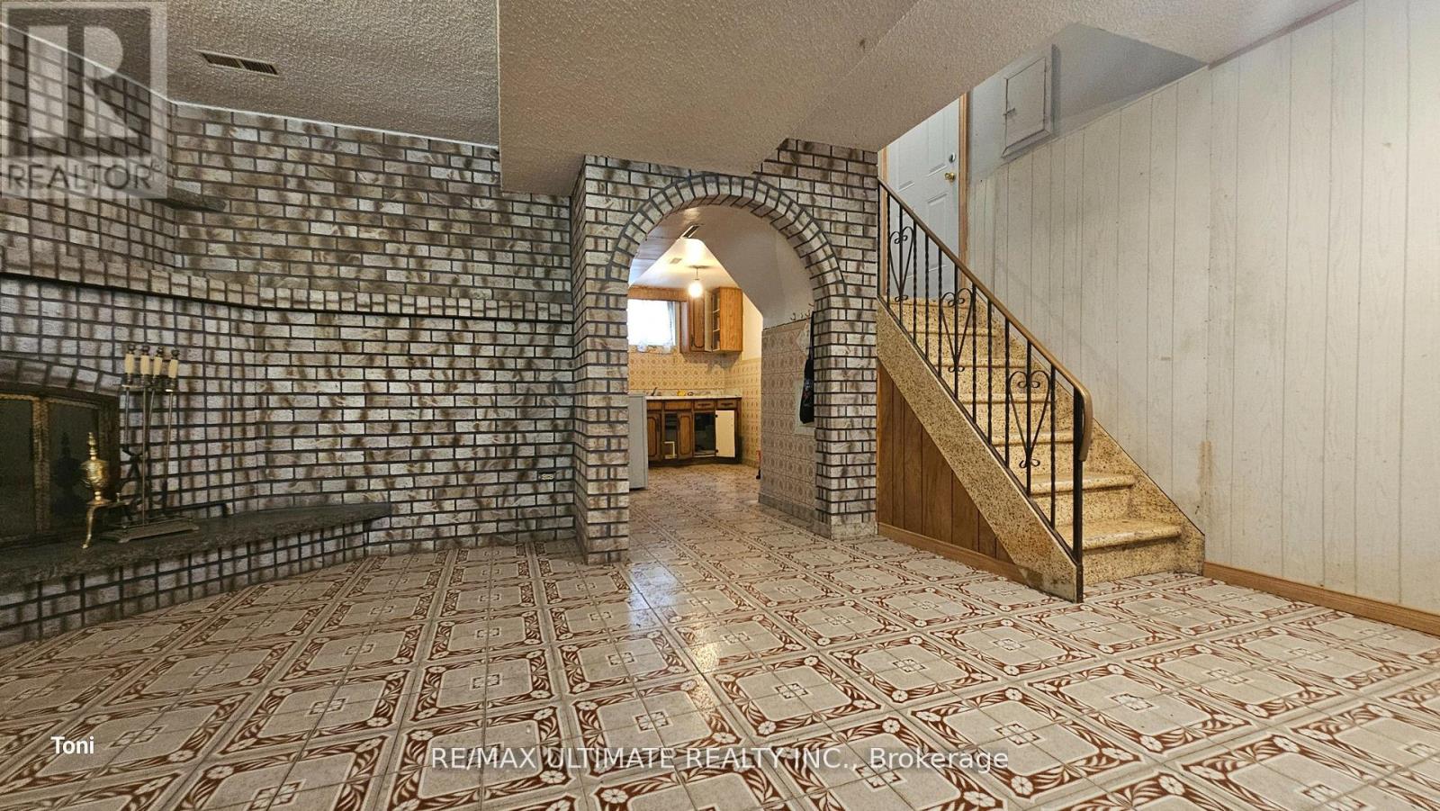 300 Earlscourt Avenue, Toronto, Ontario  M6E 4B8 - Photo 20 - W12390886