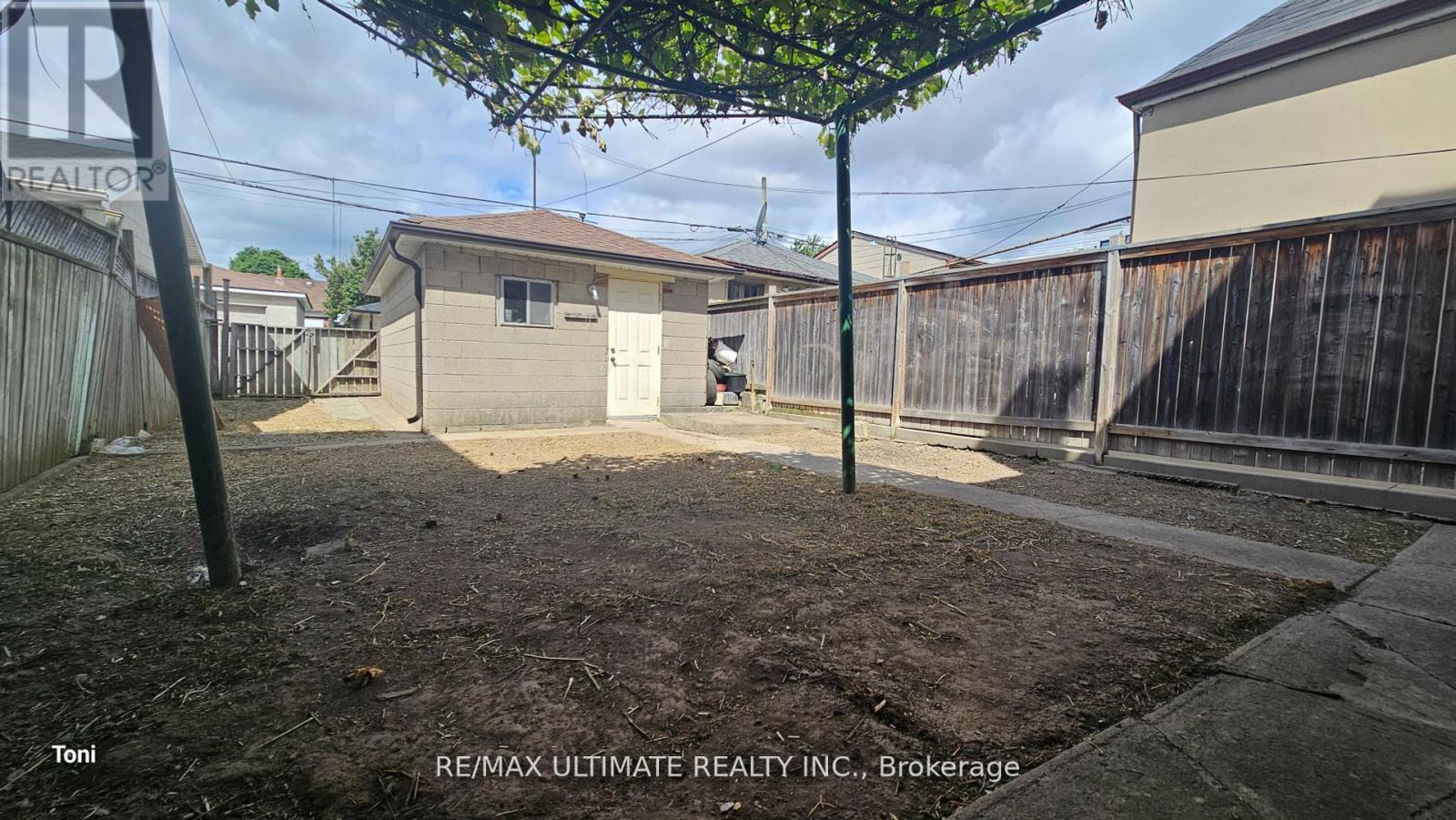 300 Earlscourt Avenue, Toronto, Ontario  M6E 4B8 - Photo 25 - W12390886