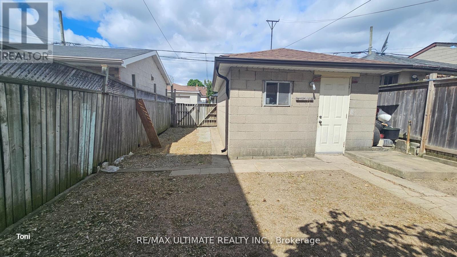 300 Earlscourt Avenue, Toronto, Ontario  M6E 4B8 - Photo 26 - W12390886