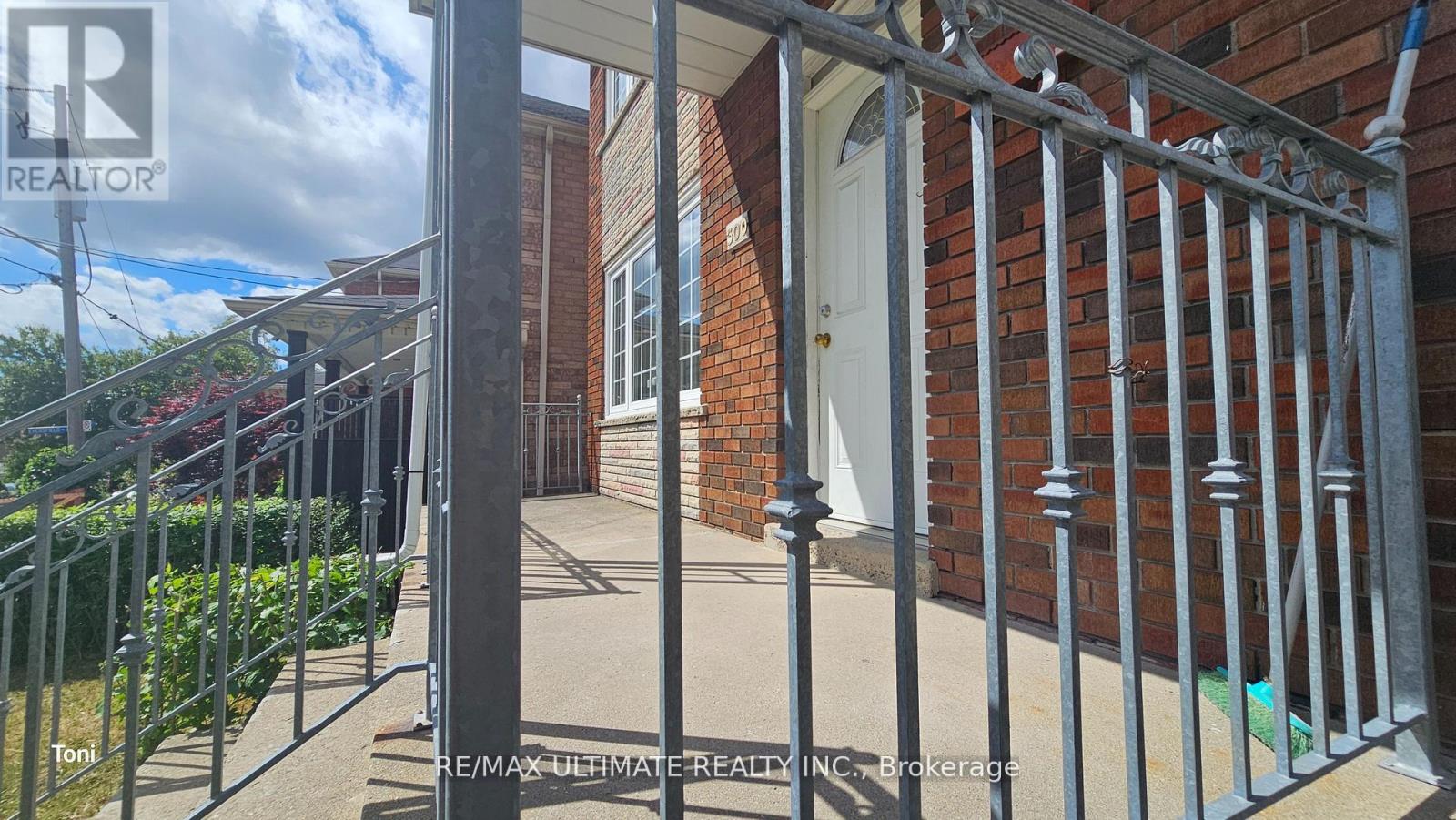 300 Earlscourt Avenue, Toronto, Ontario  M6E 4B8 - Photo 29 - W12390886