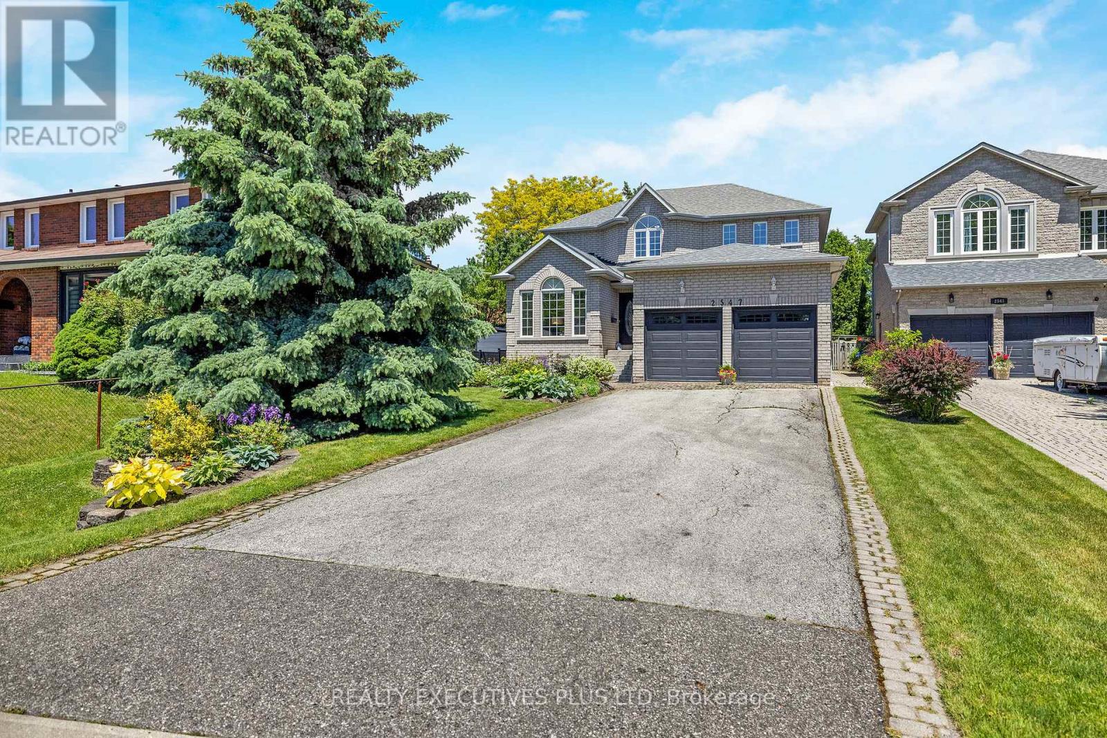 2547 Morrison Avenue, Mississauga, Ontario  L5C 3J6 - Photo 1 - W12390890