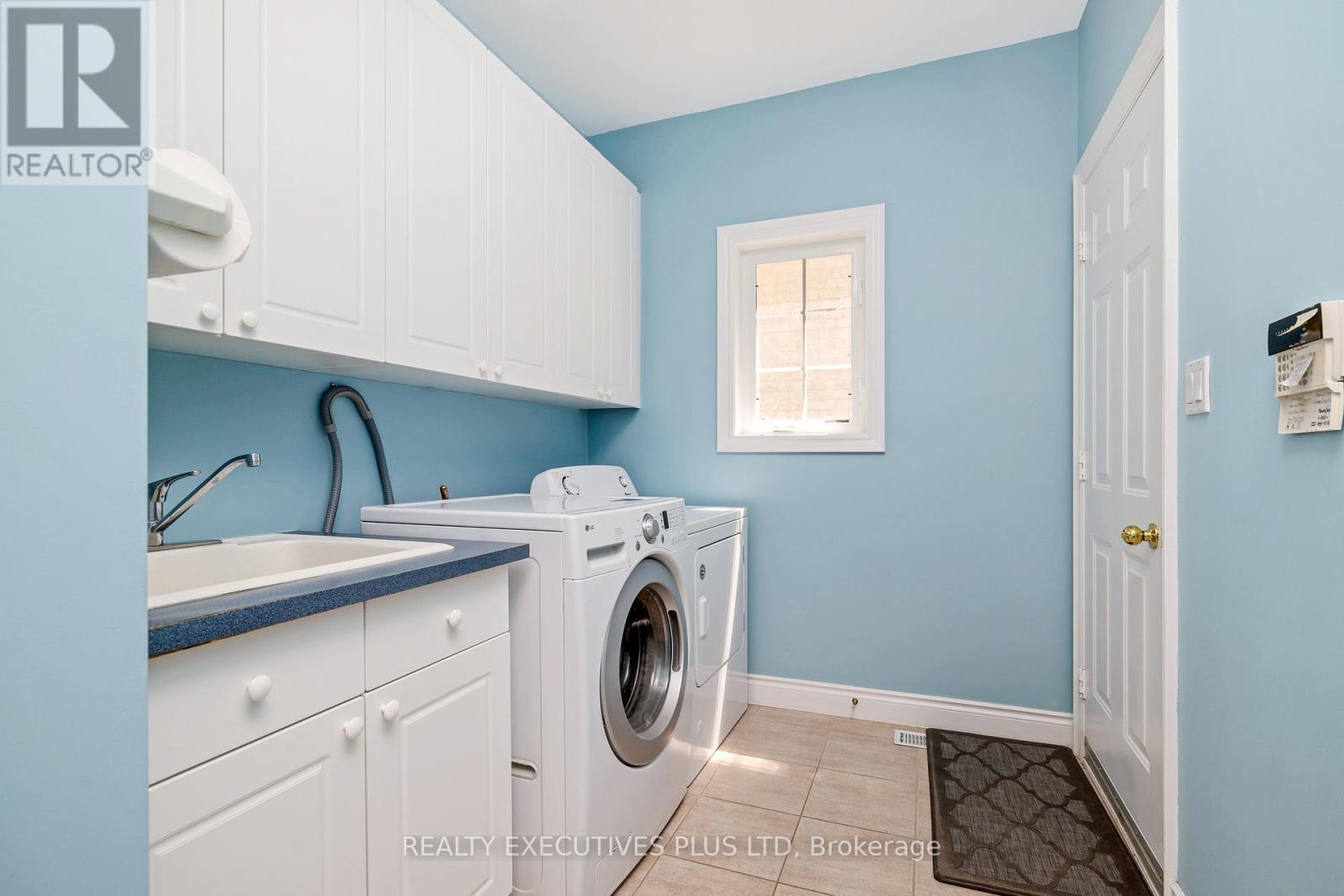 2547 Morrison Avenue, Mississauga, Ontario  L5C 3J6 - Photo 15 - W12390890
